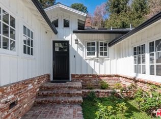 3715 Woodcliff Rd, Sherman Oaks, CA 91403