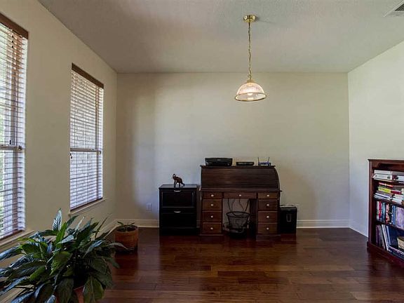 3rd image of 3194 Lake Suzanne Dr