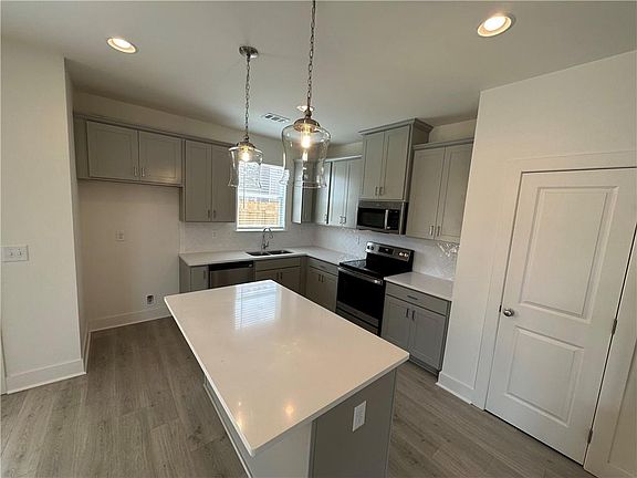 4th image of 5833 Calle Vista Dr