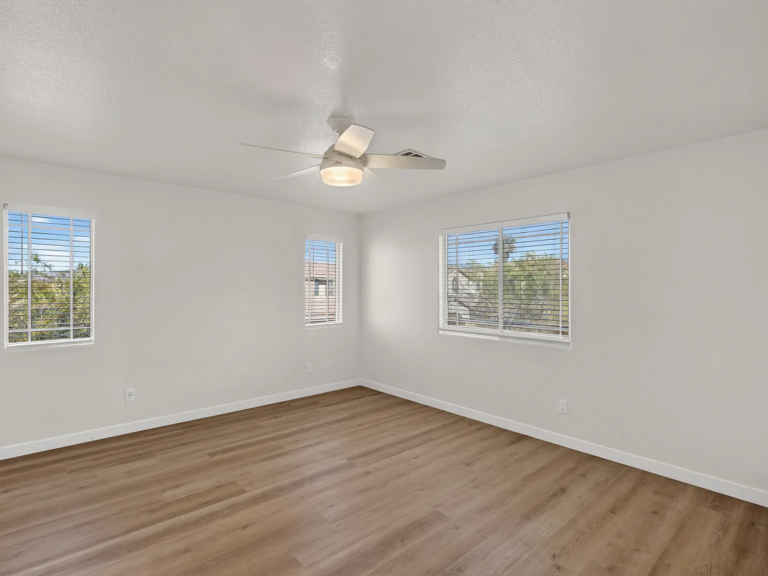4 bed, 2.5 bath, 1595 sqft, $2,250 — Photo 4