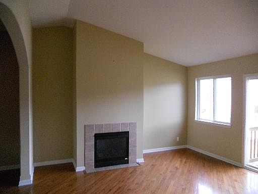 5th image of 1154 N Oakwood Dr