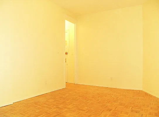 Rented by City Connections Realty | media 19