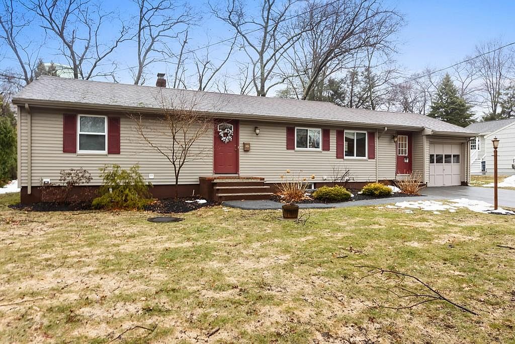 4 Huckleberry Rd, Lynnfield, MA 01940 Zillow