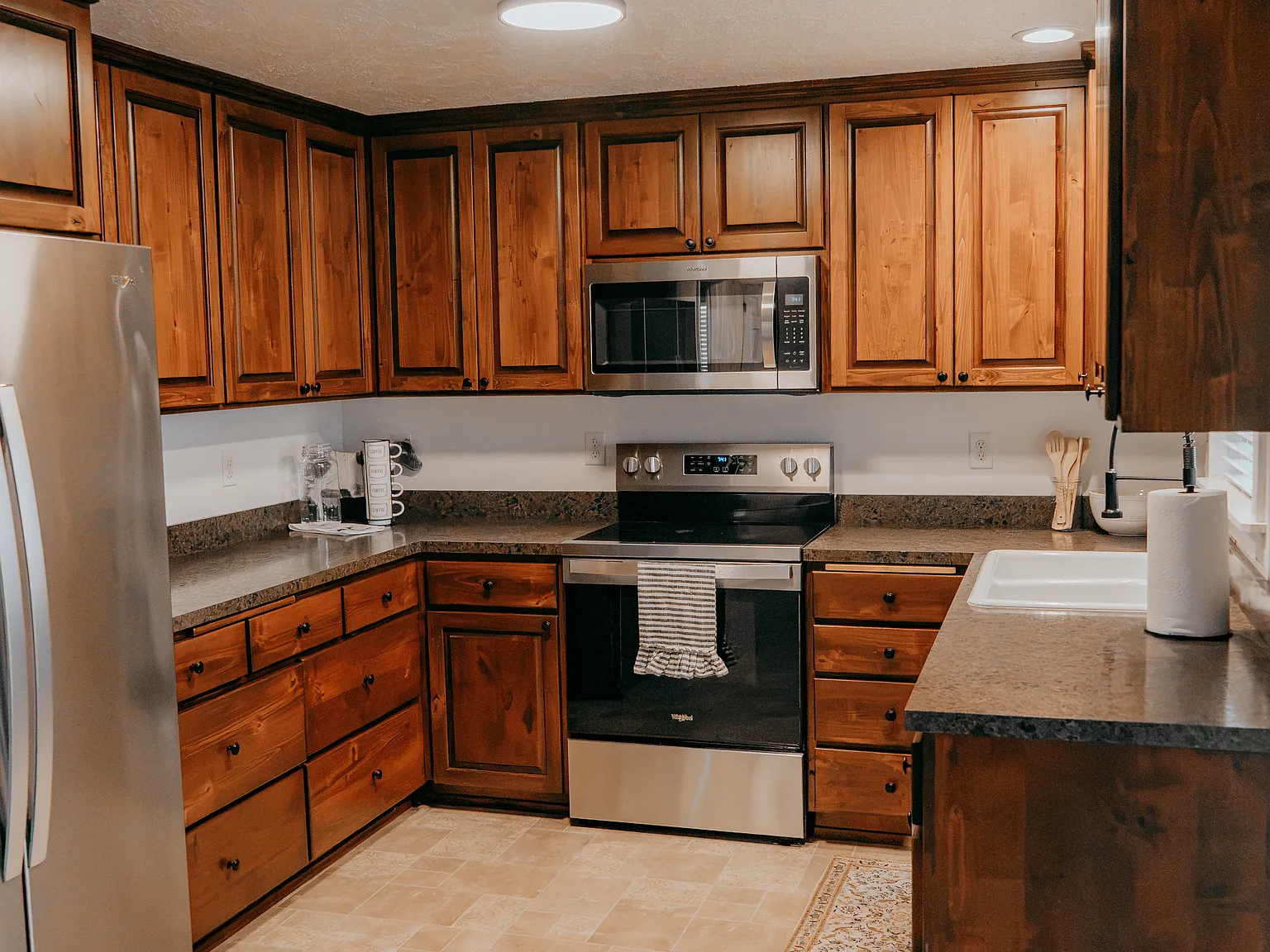 4 bed, 1584 sqft, $3,000 — Photo 3