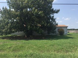 377 Old Church Rd, Waxahachie, TX 75165