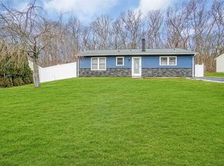9 Defense Hill Rd, Shoreham, NY 11786