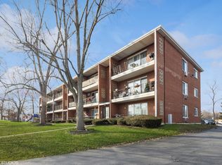 410 Crescent Blvd APT 1B, Lombard, IL