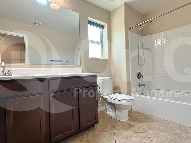1142 E Sourwood Dr — Photo 21