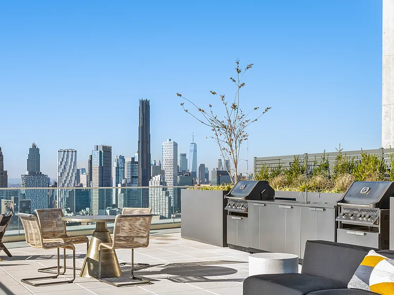 545 Vanderbilt Ave #25H — Photo 34
