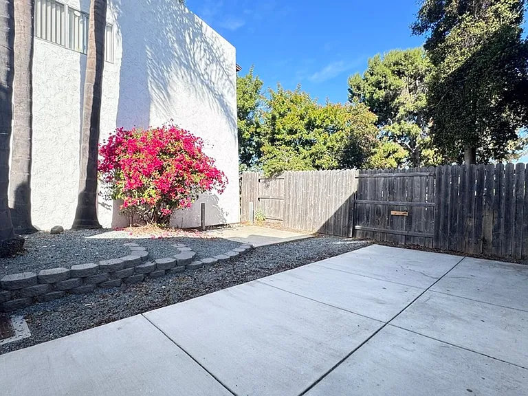 9847 Genesee Ave — Photo 10