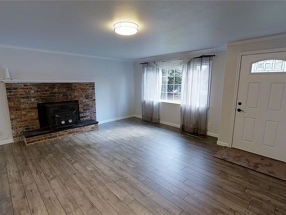 4th image of 5510 S 305th St