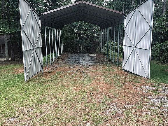 4th image of 3809 Lafayette Dr