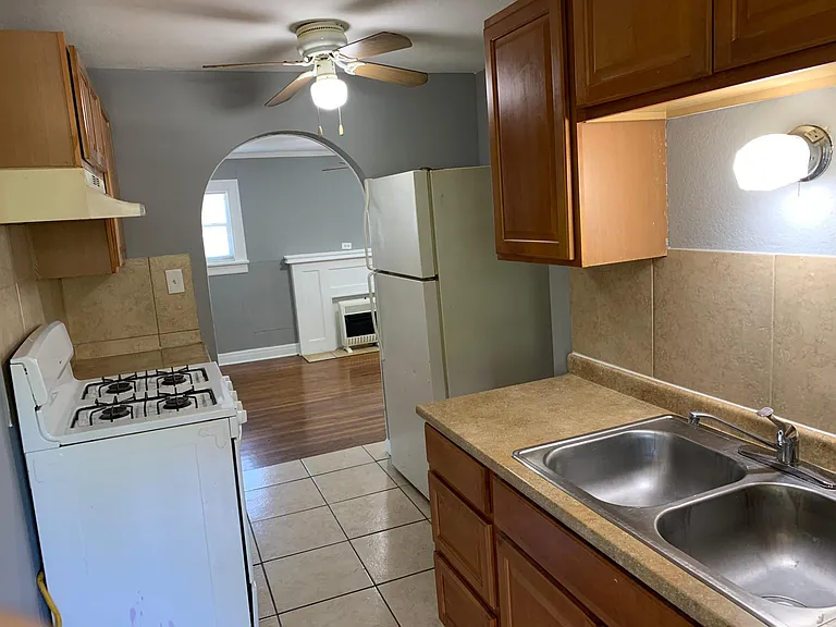 2815 Primrose Ave #B — Photo 2
