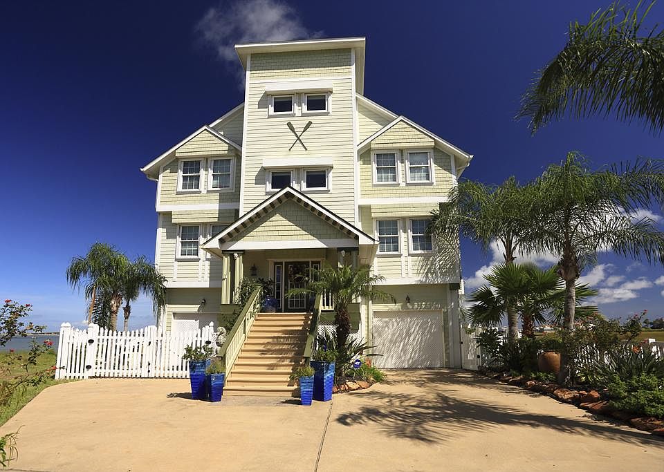 1st image of 422 Bora Bora Dr