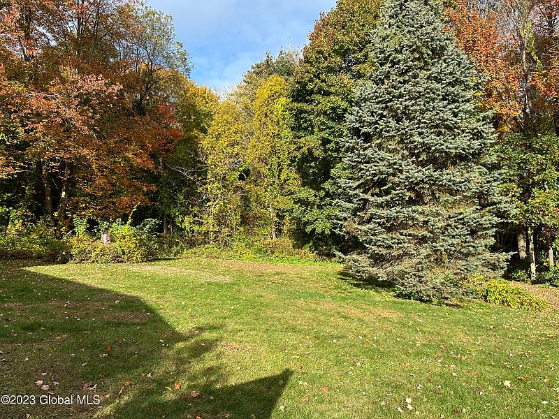 3rd image of 19 Barber Avenue