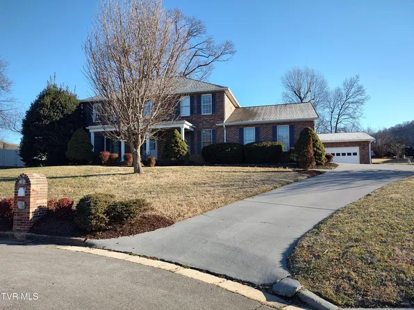 3 Beacon Hill Ct, Johnson City, TN 37604