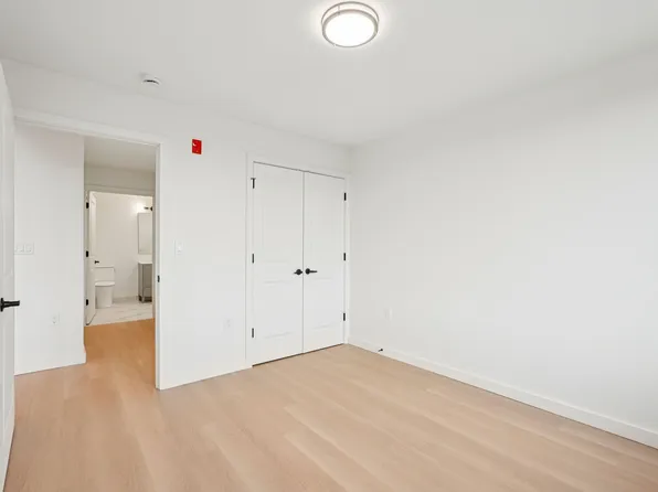 1 Mallory Avenue image 38 of 51