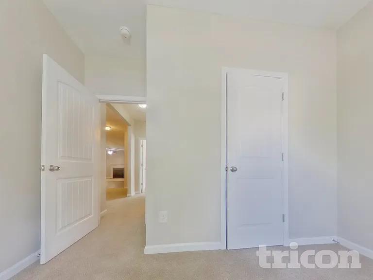 338 Brookwood Xing — Photo 8