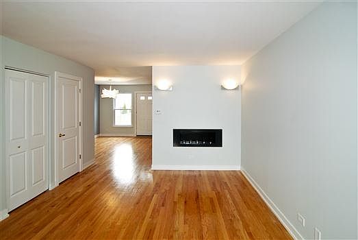 2nd image of 3238 W Evergreen Ave