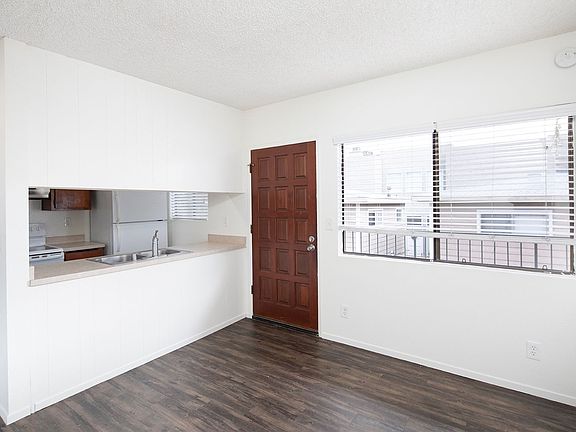 5th image of 2009-2015 Thomas Ave #2