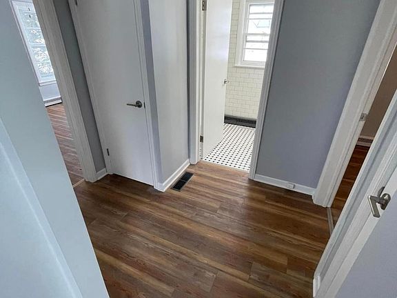 5th image of 482 N Cleveland Ave