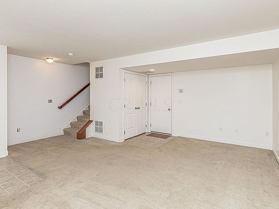 3rd image of 5889 Canyon Creek Dr