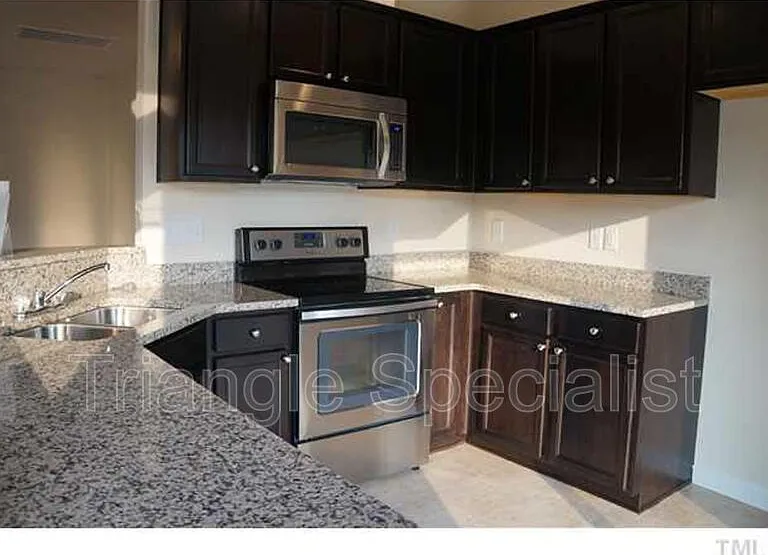 3908 Tresco Xing — Photo 2
