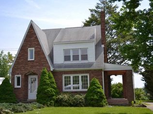 129 Morris Ave, Fawn Grove, PA 17321