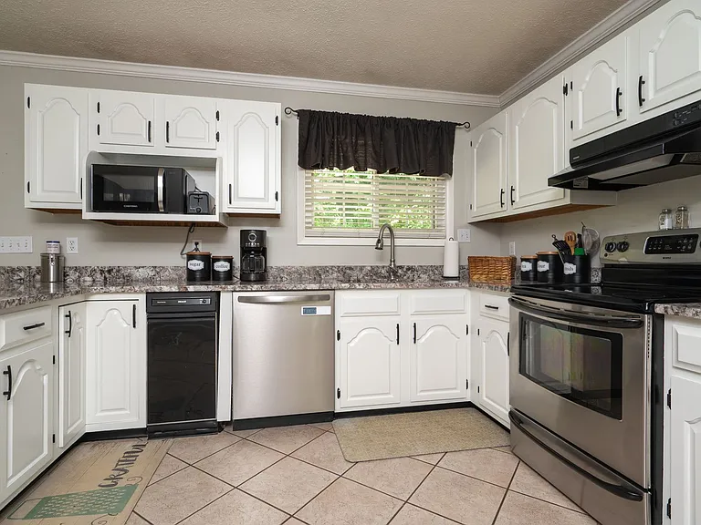 135 Riders Dr — Photo 19