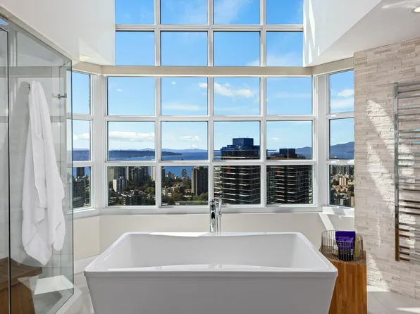 717 Jervis St #3101, Vancouver, BC V6E 4L5