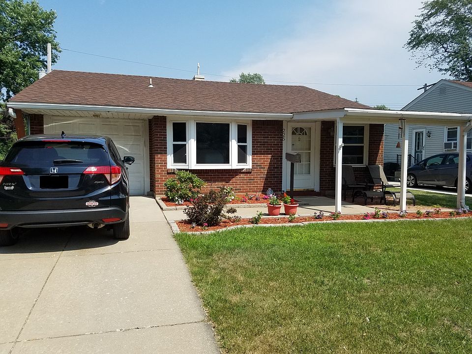 1st image of 225 Burnside Dr