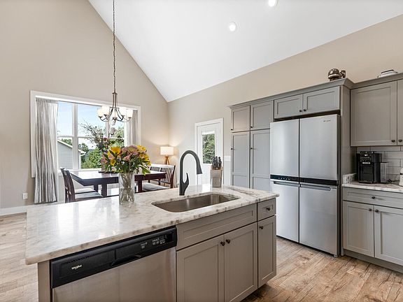 3rd image of 155 Surrey Ln