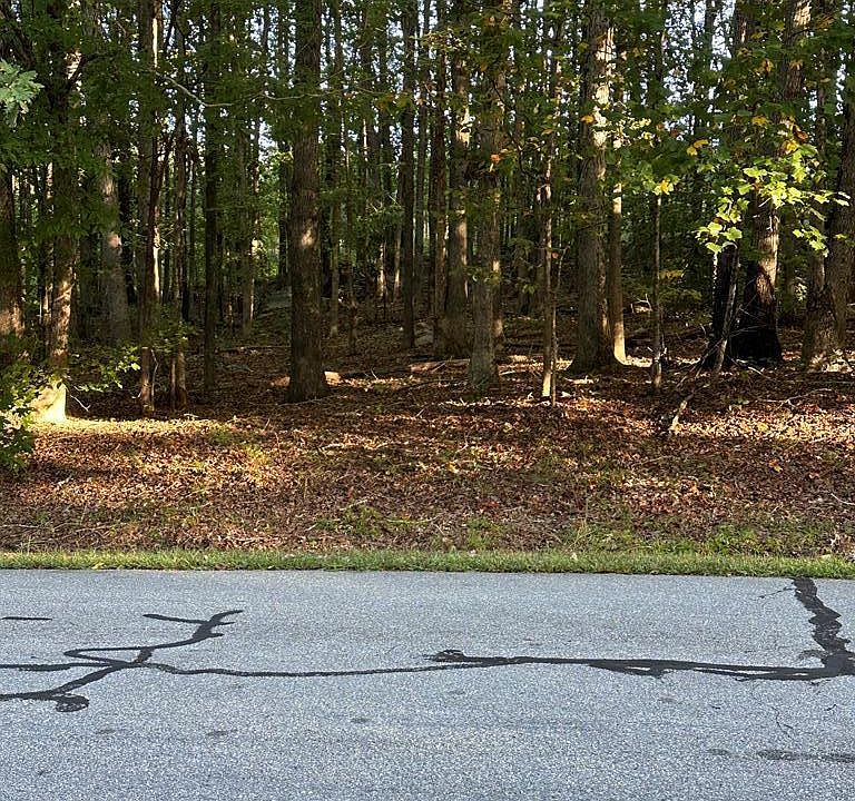 2nd image of 11 Waterside Dr