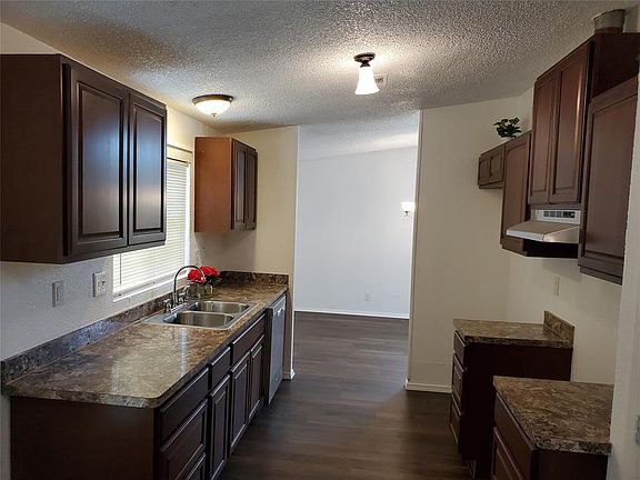 5th image of 339 De Haes Ave