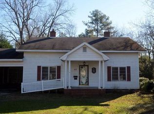 306 N Florence St, Maxton, NC 28364