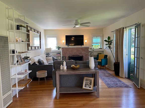 2nd image of 1624 Garden St APT 1