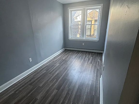 5th image of 164 Jewett Ave #C5