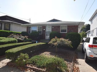 122 Sterling Ave, Staten Island, NY 10306