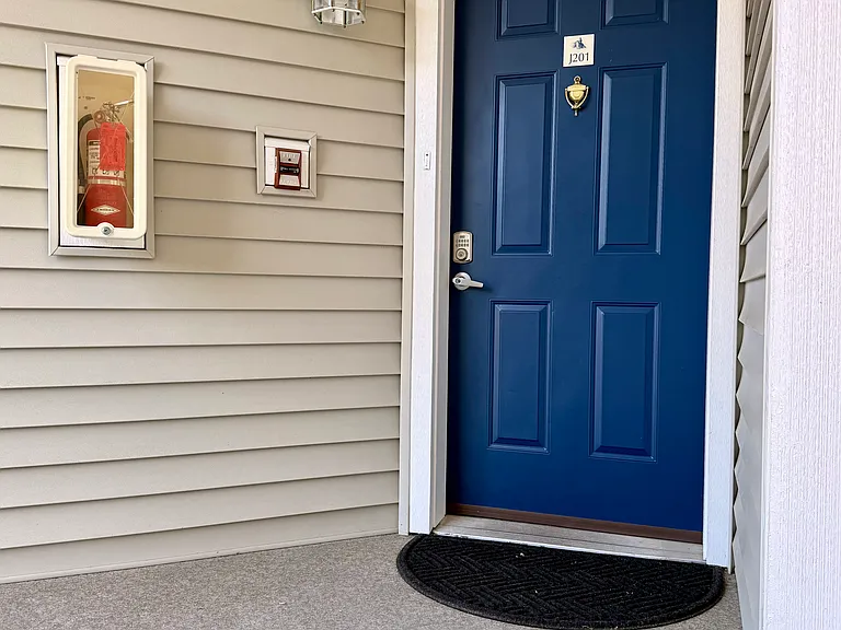 5400 Harbour Pointe Blvd #J201 — Photo 3