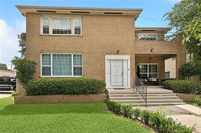 2 bed, 1.5 bath, 1455 sqft, $1,800 — Photo 1