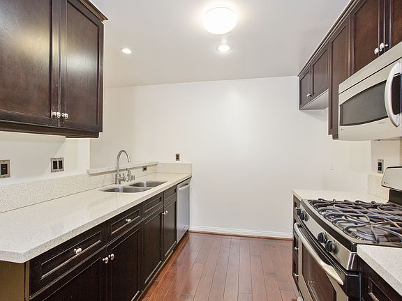 5th image of 11640 Woodbridge St APT 310