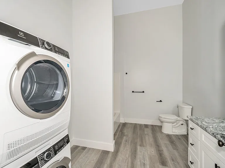 72-74 Boisvert St #9 — Photo 6