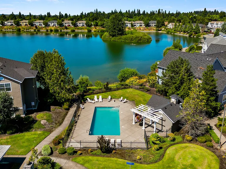 Lakepoint at Inland Shores — Photo 10