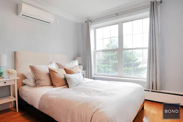 Sold by Bond New York | media 2