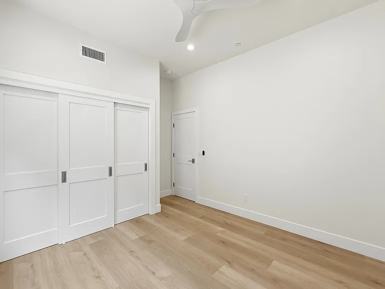 991 W Highland Dr — Photo 19