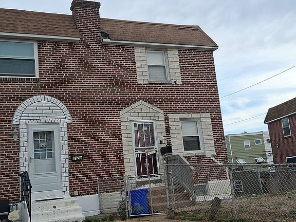 3rd image of 727 Grant Rd