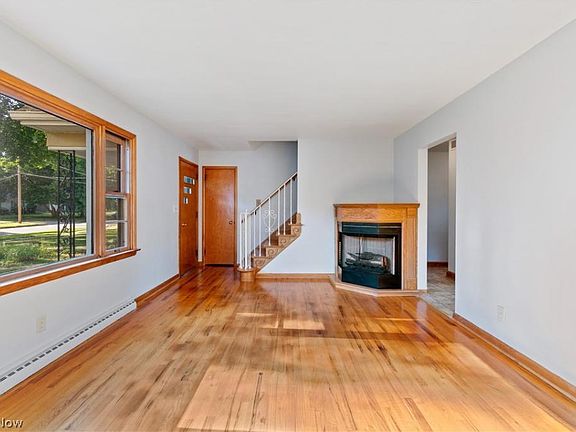 2nd image of 3469 Lakeview Blvd