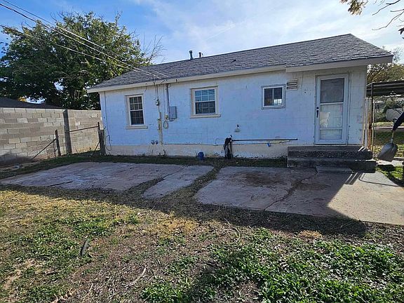 4th image of 614 W Avenue H