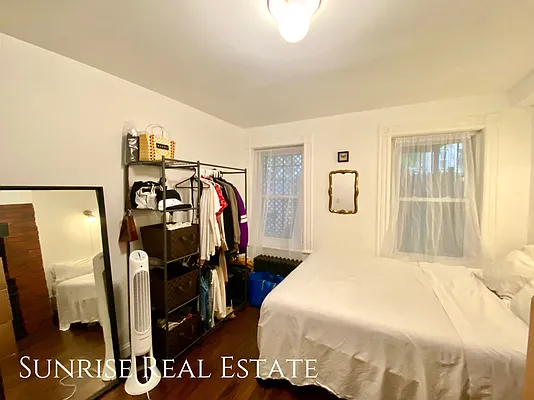 Rented by Sunrise Real Estate | media 28