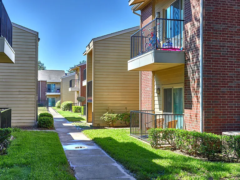 Creekwood Place — Photo 7